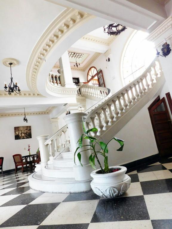 Hotel Urdinola 3*